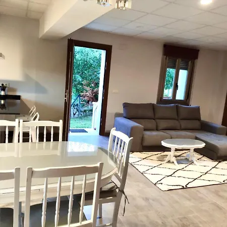 Holiday home Casa Nueva Con Jardin Y Wifi En Ribeira Sacra Castrelo (Ouresa)